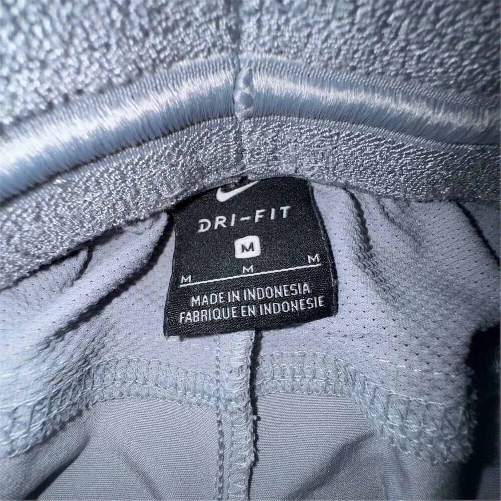 Nike Dri-FIT Men's Training Shorts Gray Size M Elastic Waist‎ Drawstring